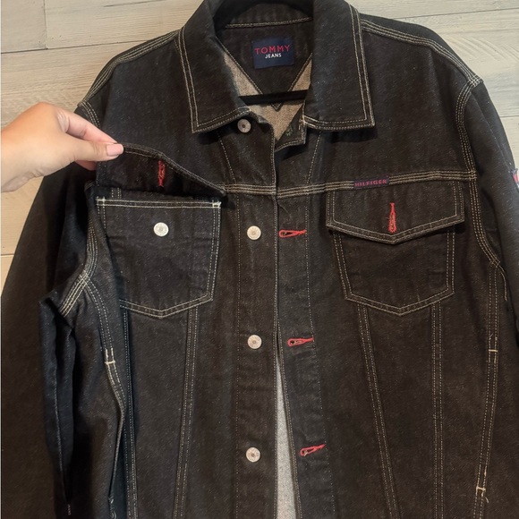 Tommy Hilfiger Black Denim Jacket with Red Accents - Picture 4 of 11